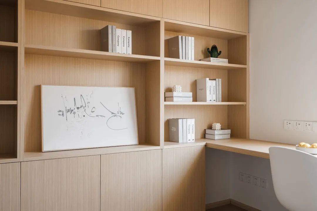 老房小户型大改造！50㎡奇葩“手枪户型”，设计师改造后秒变豪宅，太酷了