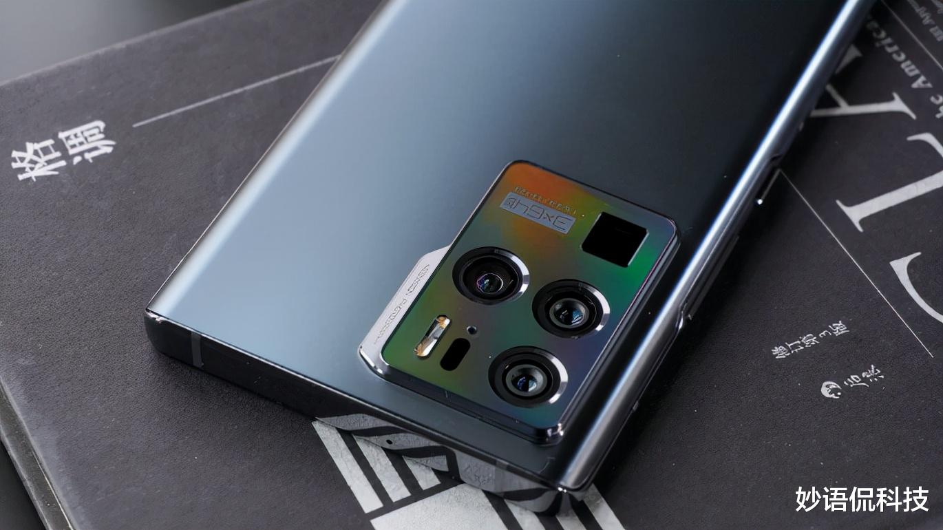 中兴|直降1200元，首款达到18G+1TB存储的手机，吴京代言的果然不同