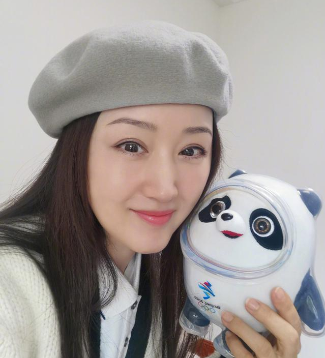 杨钰莹|51岁杨钰莹晒出独居生活:一个人,养花种菜,与狗相伴,好自在