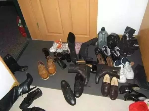 玄关鞋柜不知道怎么装才好?这些案例在线教你装,绝对的满意