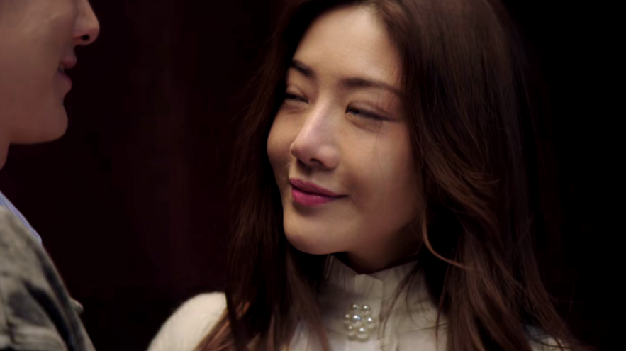 |39岁邓家佳脱离滤镜演职场女性，让多少“丫头教”女演员羞红脸