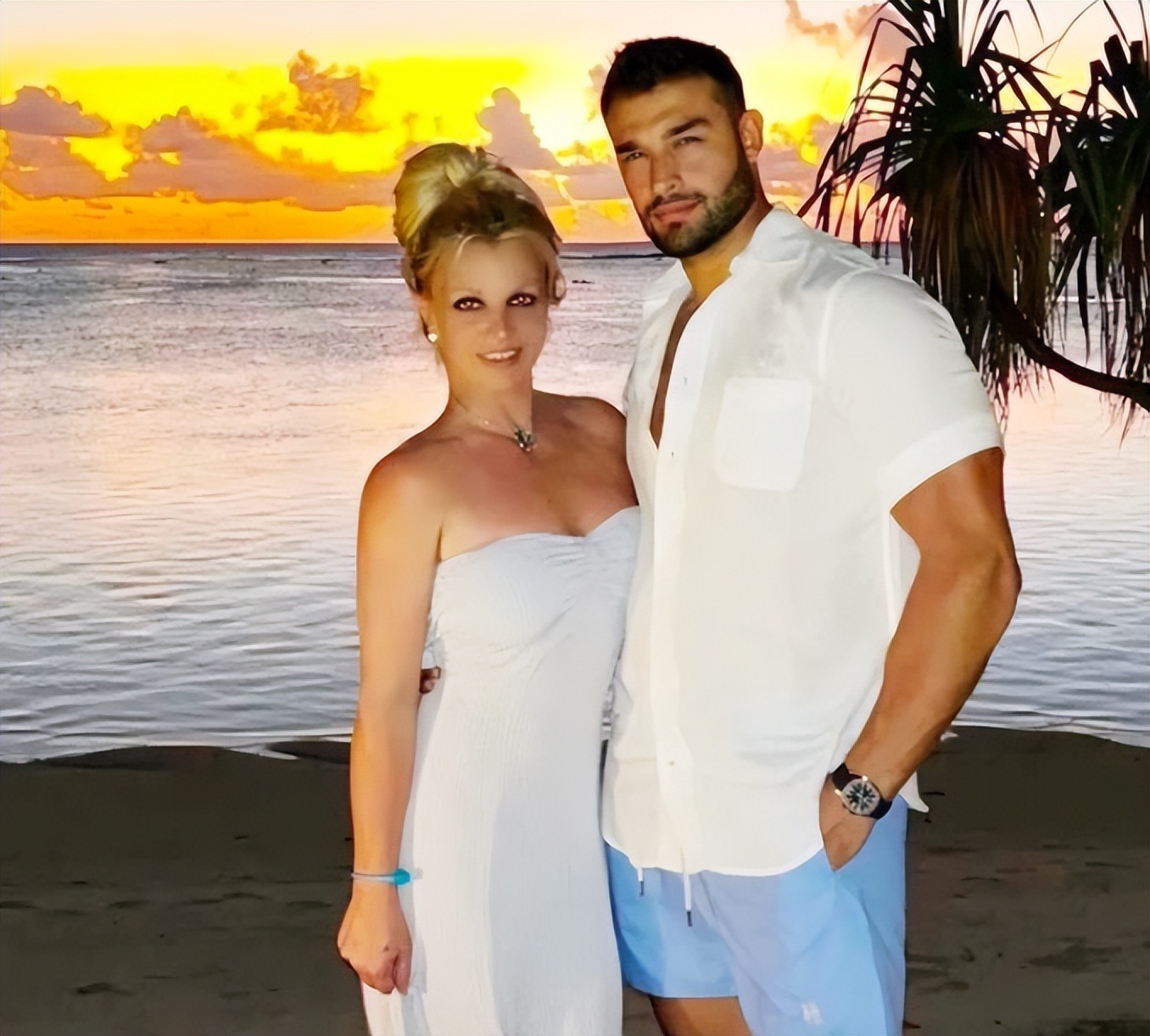 布兰妮·斯皮尔斯|40岁小甜甜布兰妮官宣怀孕，年仅28岁的男友称，将做好父亲一职