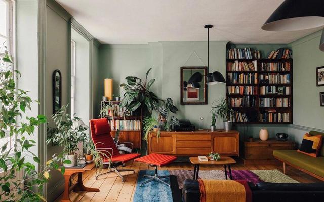 每个空间颜色都不同，复古风住宅，既不沉闷又不张扬，舒适的怀旧