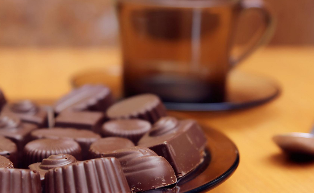 巧克力|办公室当中少不了的小零食，藏到自己的包包中，帮助自己缓解疲劳