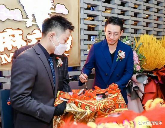 大S|大S具俊晔同框秀恩爱，汪小菲新店开业露笑容，旧爱新欢各自安好