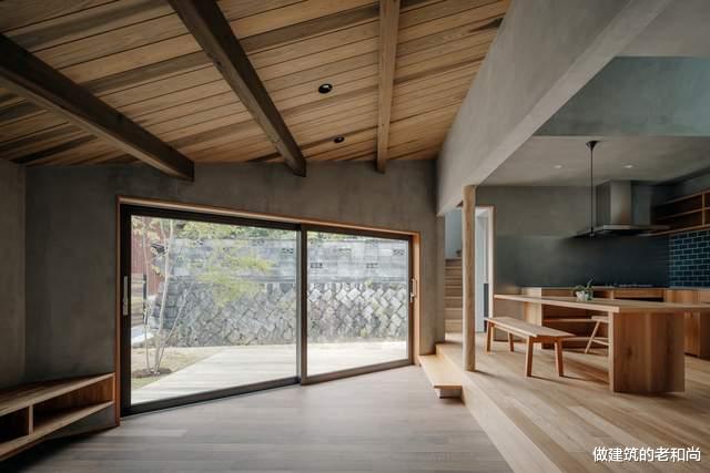 面积仅109㎡的住宅:一个大屋顶将所有空间融合在一起