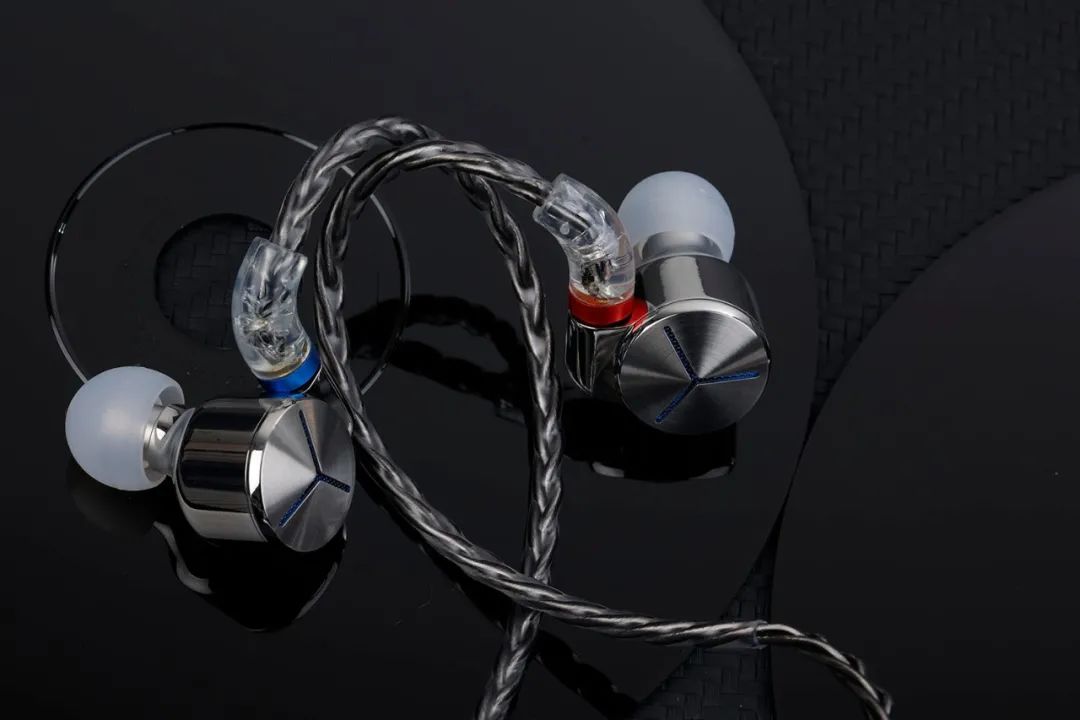 iPhone|耳听“六路” ——聆听飞傲FA7S耳机