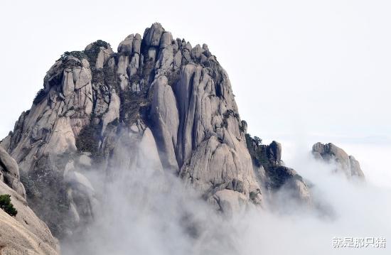 莲花峰|中国一个最“赚钱”的山,旅游门票年收入达5亿,一城市因它改名