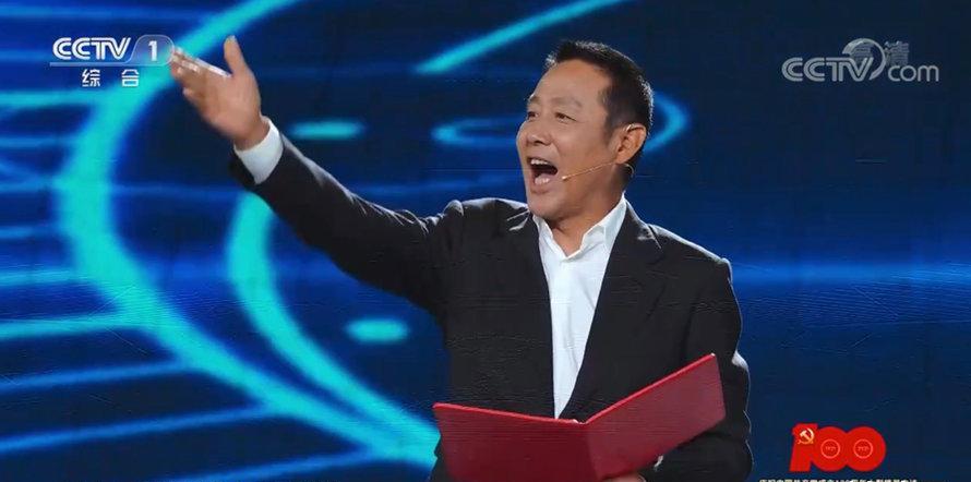 陈道明|66岁陈道明1张偷拍照流出，打脸多少人：层次越高的人，越谦卑