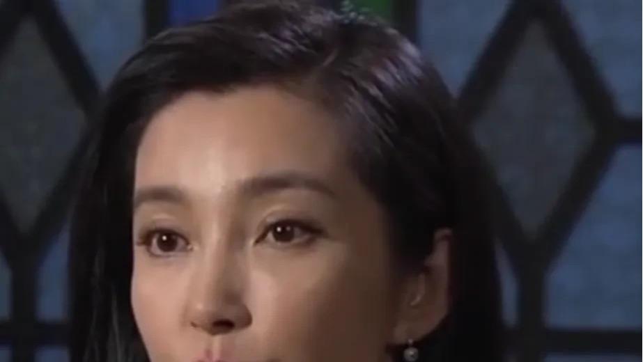 李冰冰|李冰冰啥都说，透露了自己95年拍广告的片酬。