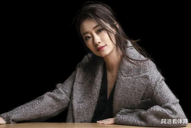 闫妮|蒋欣的腿，闫妮的臀，小S的嘴，这10位颜值被严重低估的女明星