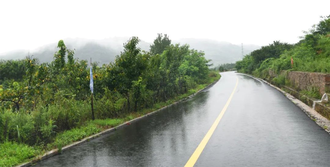 |雨后的海阳瀑布群,壮观