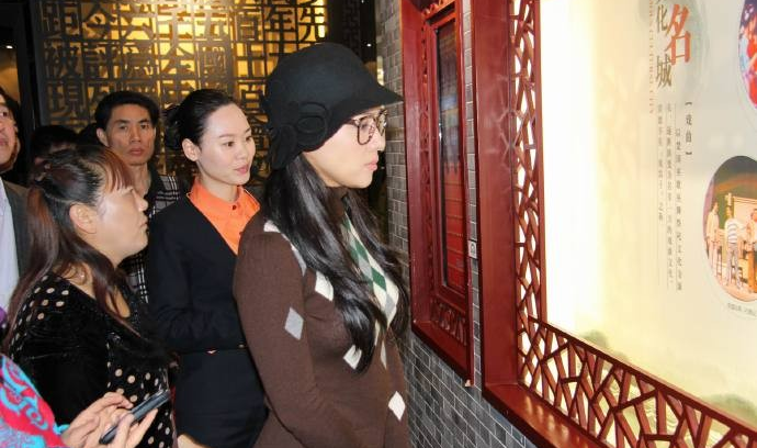 陈思思|军中绿花陈思思近照，特别漂亮的湘妹子，她45岁了，为何仍然未婚