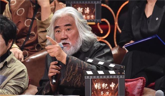 吴谨言|8位“架子比岁数大”的明星：数十名保镖开道，漱口水吐助理手上