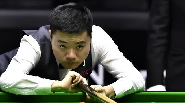 丁俊晖|中国斯诺克3人顺利晋级！丁俊晖险胜同胞田鹏飞，00后天才遭绝杀