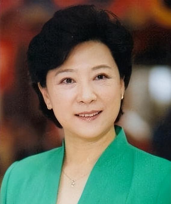 王骁|“星二代”王骁:不靠影后妈王馥荔,苦苦挣扎17年,38岁终于走红