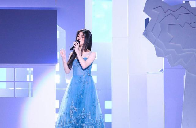 单依纯|《我们的歌》第三季：单依纯有望加盟，肖战再次参加可能性并不高