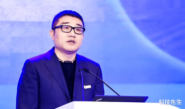 徐新|刘强东卸任京东集团CEO，总裁徐雷接棒，负责日常运营管理