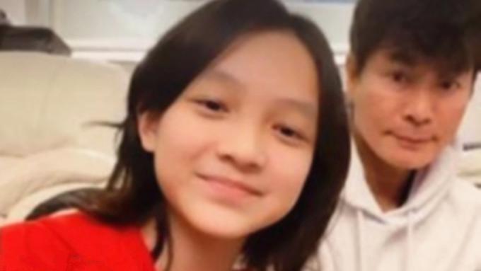 郭晋安|郭晋安与女儿同框迎新年！11岁爱女颜值高像老爸，比心卖萌太可爱