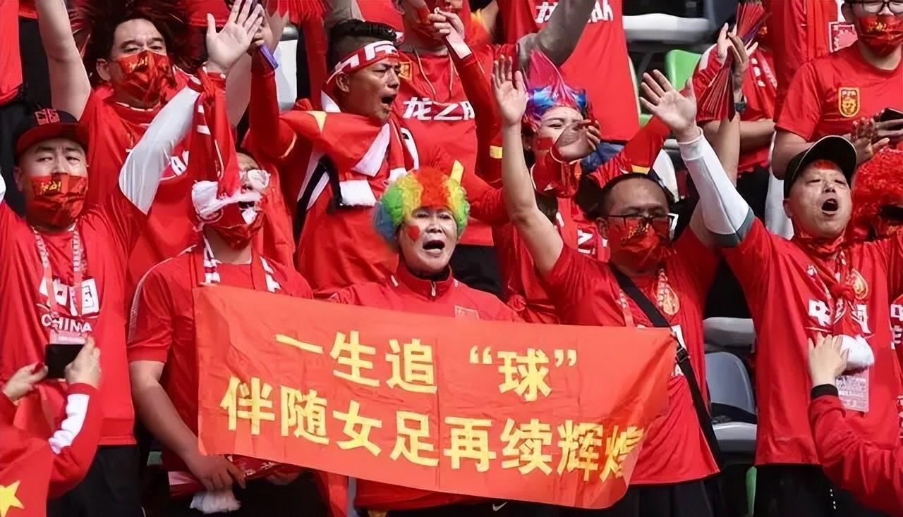 山东男篮|足球五个大奖四个给了男足，终于明白国足为什么会成为常败将军了