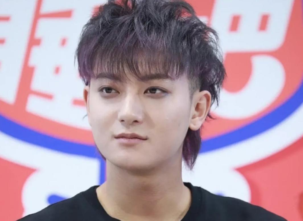 黄子韬|黄子韬带徐艺洋吃韩餐！两个人的互动就像霸道总裁和小娇妻