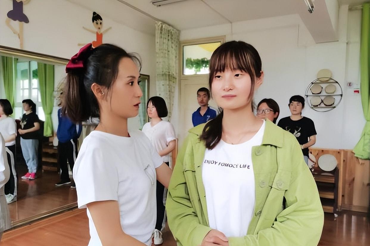 桂发祥|幼儿园教师不再招聘大专生?官方下发的文件,多少人都误解了