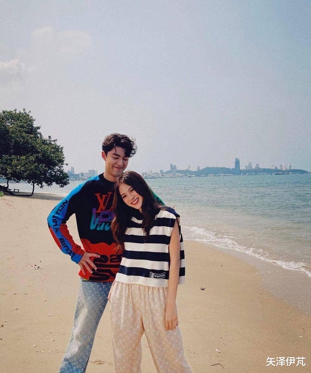 电影|偶像剧照进现实!国外顶流女星被男演员公开告白,5年友情变爱情