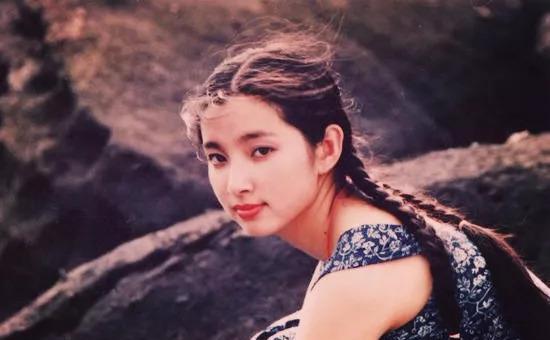 李冰冰|作品不如孙俪过硬，人气不如杨幂，已48岁的她为何稳坐C位？