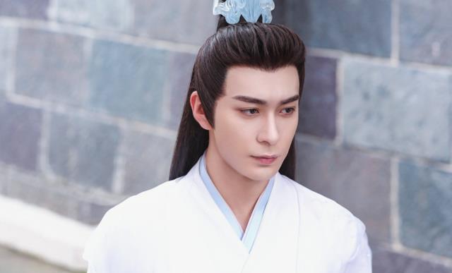 星落凝成糖|《星落凝成糖》与《香蜜沉沉烬如霜》是同位导演,为何质量差距大