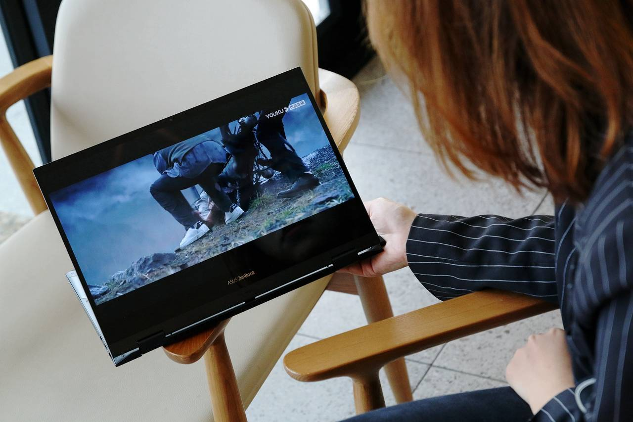 显卡|远程办公兴起,传统笔记本已经out?华硕360°翻转本拿捏各类场景