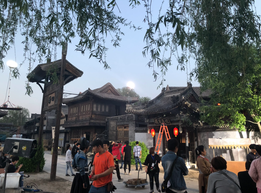 王宝强|人设“老实人”的王宝强，却爱上了“骂声不断”的冯青。他想要什么？