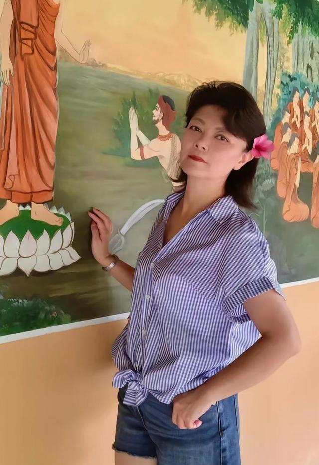 律师|潘克律师捡到宝?潘夫人晒外出游玩美照,优雅气质引网友热议