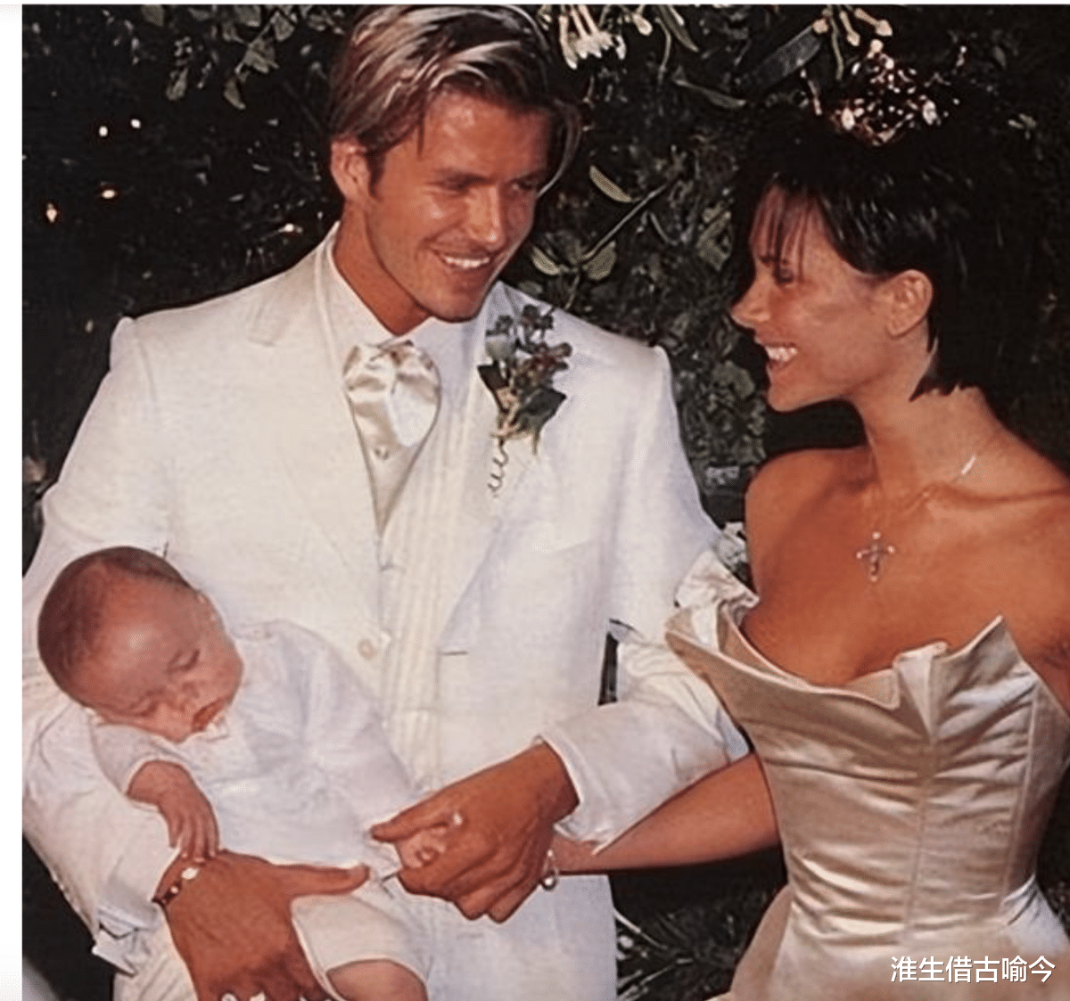 杨紫|维多利亚：穿60万婚纱，23年收14颗钻石，也得忍贝克汉姆多次出轨