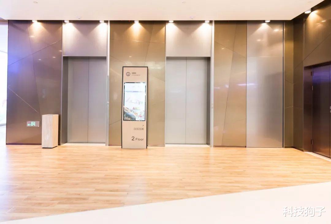 房价|又一新模式被采用！老房的电梯问题统一得到解决，大家支持吗？