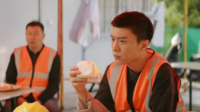 被遗弃的时光|《被遗弃的时光》一经播出，就拿到了热度榜榜首的成绩，都市爱情佳作也已经出现