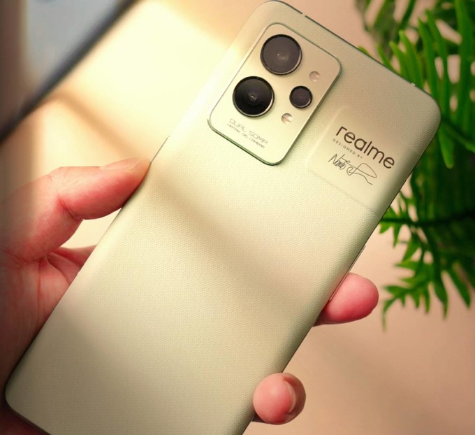 英伟达|又买早了，两款骁龙8旗舰开卷，144Hz+5000毫安只要2599元