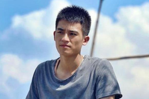 赵丽颖|《野蛮生长》来袭,92年的欧豪能驾驭女神赵丽颖吗?