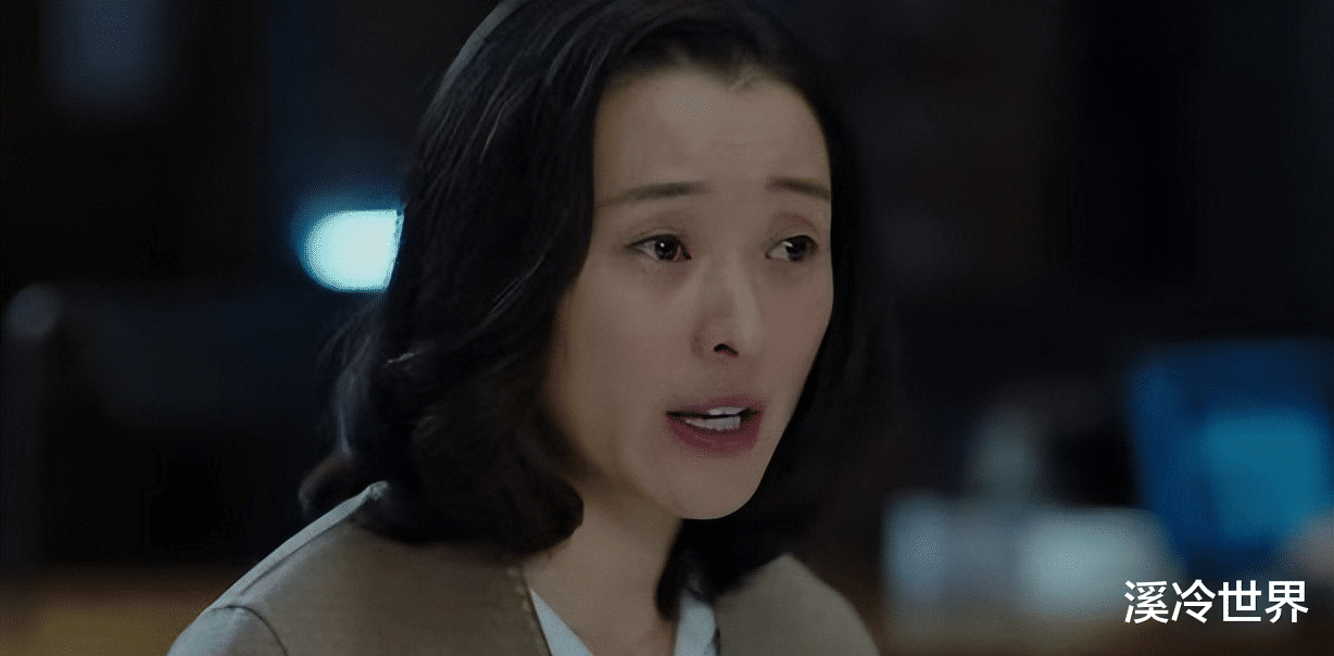 警察|同样穿“警服”，把刘涛吴越和baby等女星放在一起，差别就出来了