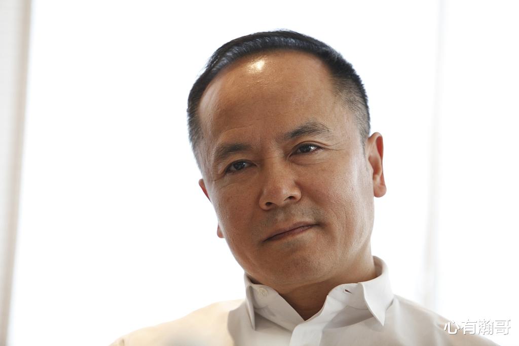 |又一大佬遭限高,坐不了飞机!身家354亿,娶小20岁女星为妻