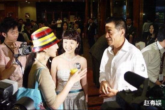 刘威|女友移情别恋已婚男后，他又牵手18岁小女友，51岁老婆孩子都有了