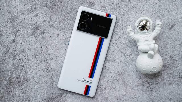 iqoo|新年换新机,用iQOO 9 Pro把亲戚家的弟弟馋哭了