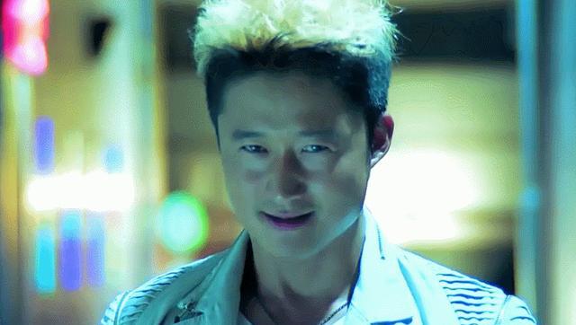 吴京|吴京撒娇、杨幂泡澡、雷佳音光膀子喝酒,这些明星当年有多奔放?