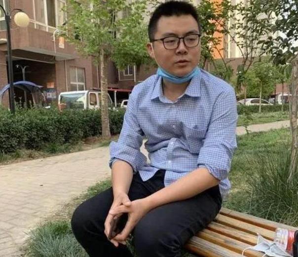 |田静、郭威相继辞职做网红？五个账号一起直播，网友：让许妈失望