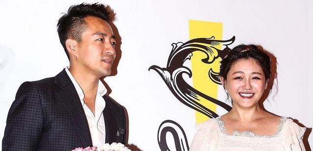 汪小菲|张兰直播拒提家族骂战，念汪小菲写给大S肉麻情书