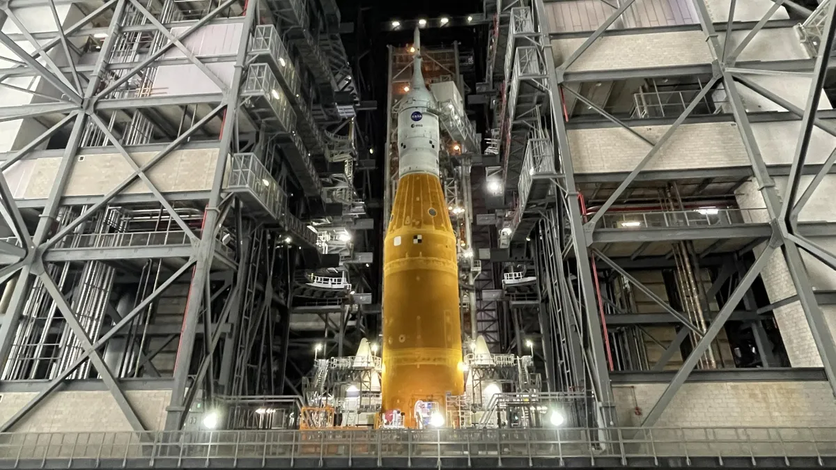 详讯:NASA再次推迟SLS火箭的发射 原因依然是燃料泄漏