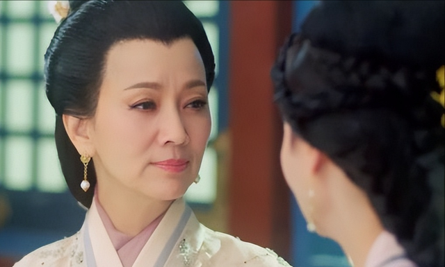 赵雅芝|赵雅芝的情史堪比电视剧集,经历家暴、出轨、偷情、等丰富剧情