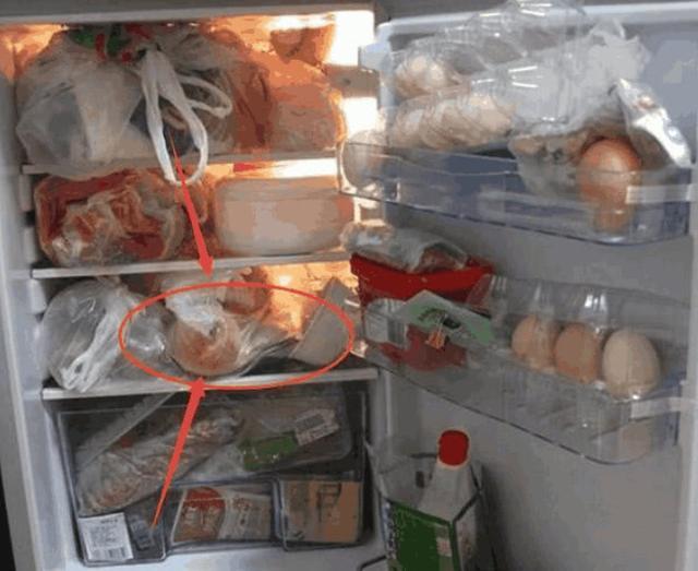 冰箱再大也别乱塞塑料袋，学学年轻人的做法，整洁又高级！