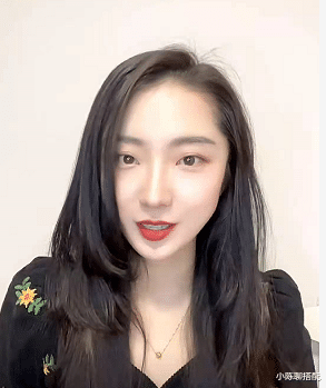 运动 这是我见过最有品味的妈妈，不露腰不秀腿，却比20岁姑娘还靓丽