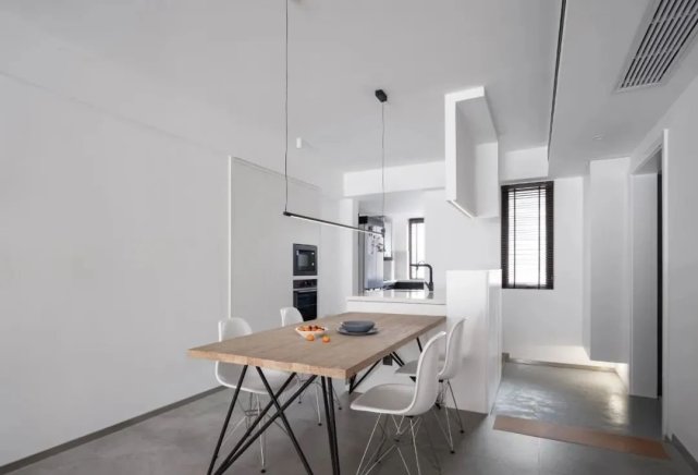 140㎡简约风格装修,用简单、干净的空间包裹温暖相伴人生