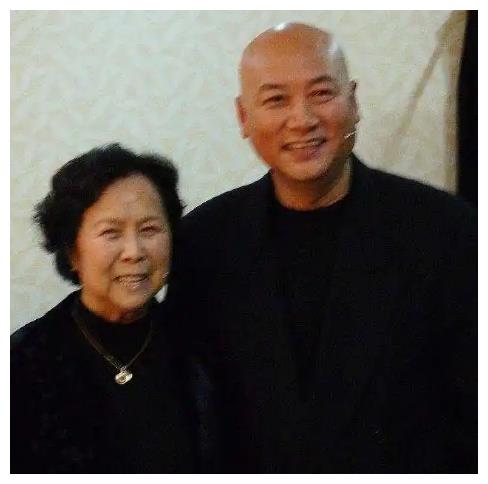 迟重瑞|迟重瑞，69岁，怎么越活越“糊涂”了？